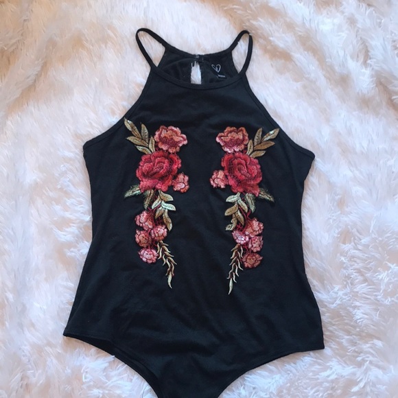 Windsor Other - Floral embroidered bodysuit!